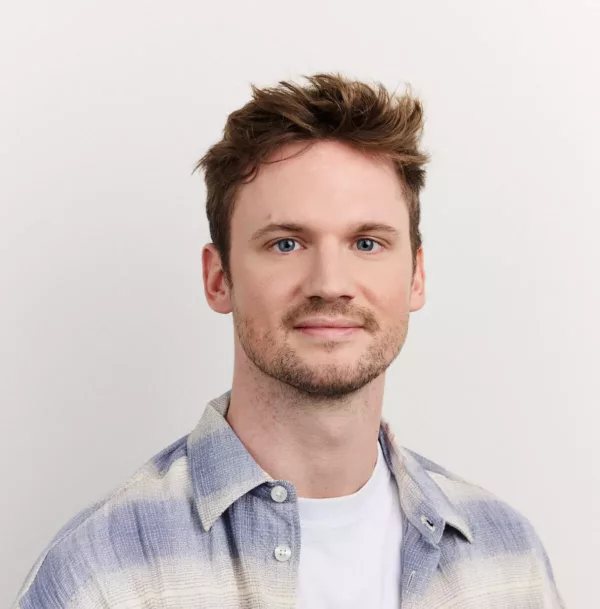 20250825 MATHIASHANNES THOM PORTRAITS BE FINAL LR 21 e1757423387716 600x0 c default